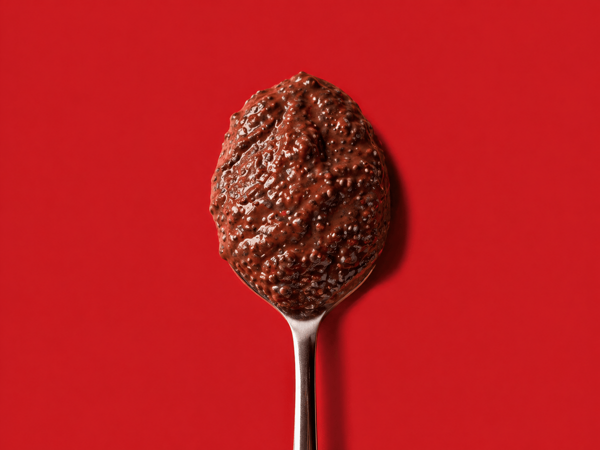 Skje med sjokoladepudding med kollagen